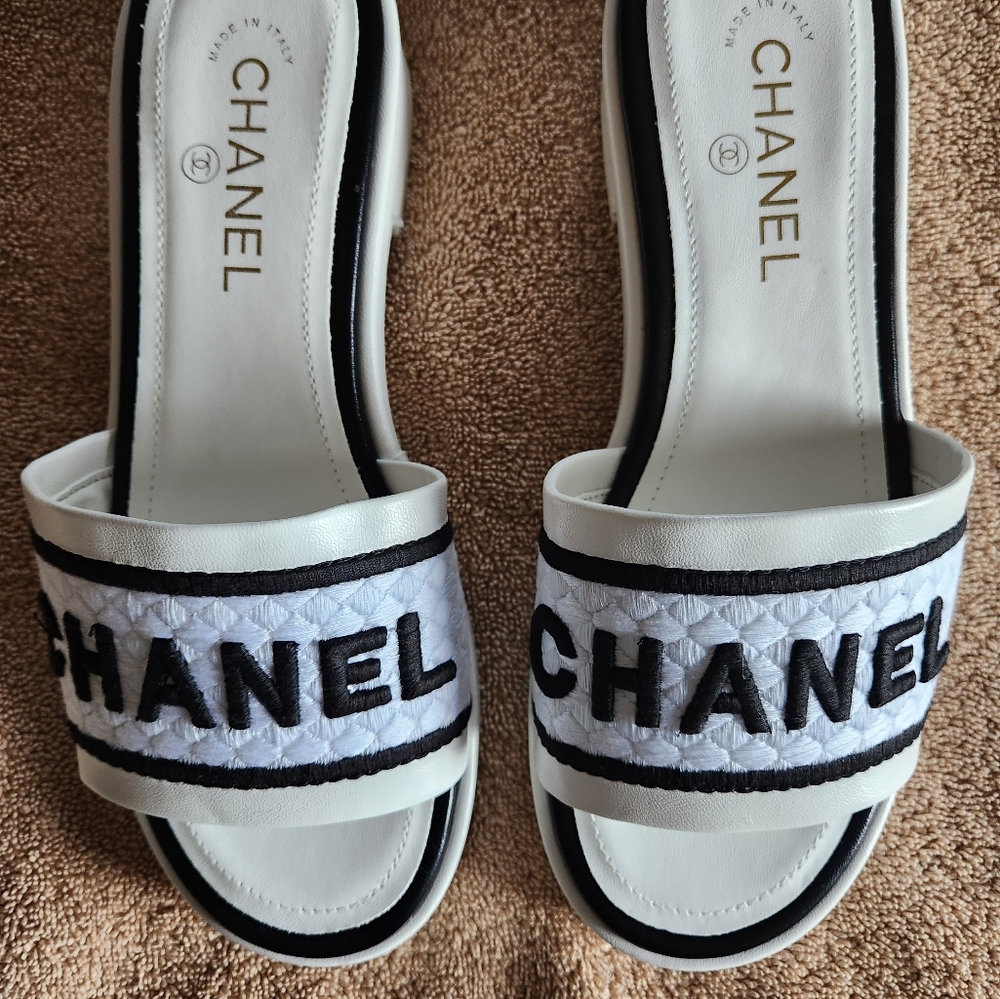 Womens CC Slides, white with black lettering, size 39, 8 USA